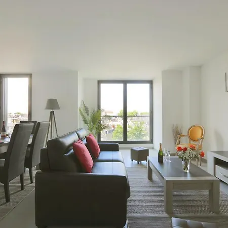 Bright T3 #trainstationoftours #center #formations Appartement *